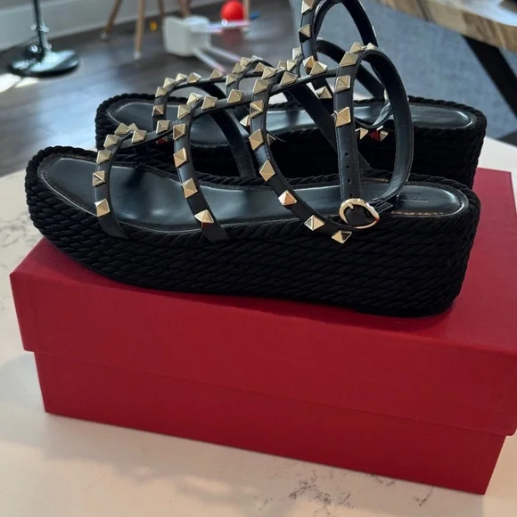 Valentino Black Pyramid-Stud Wedge Sandals 40 - Picture 6 of 9